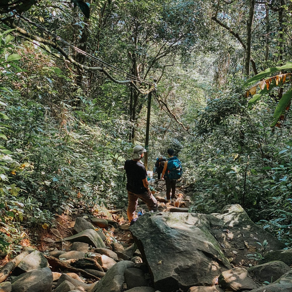 Núi Bà Đen sở hữu nhiều tuyến đường trekking đẹp
